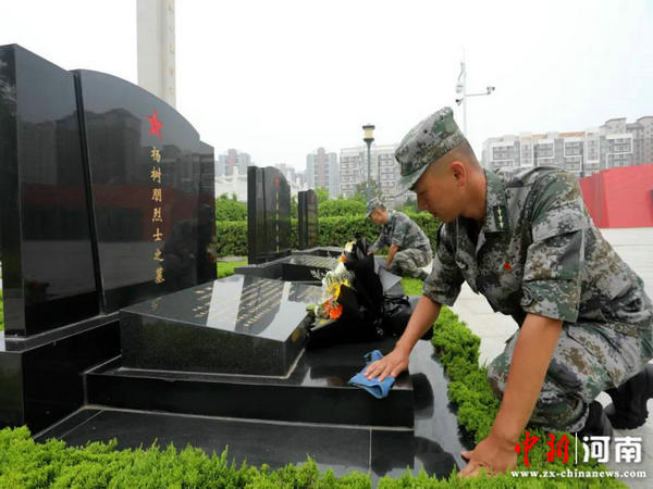 2016年7月11日,杨根思连赴南苏丹维和步兵营执行任务的105号步战车