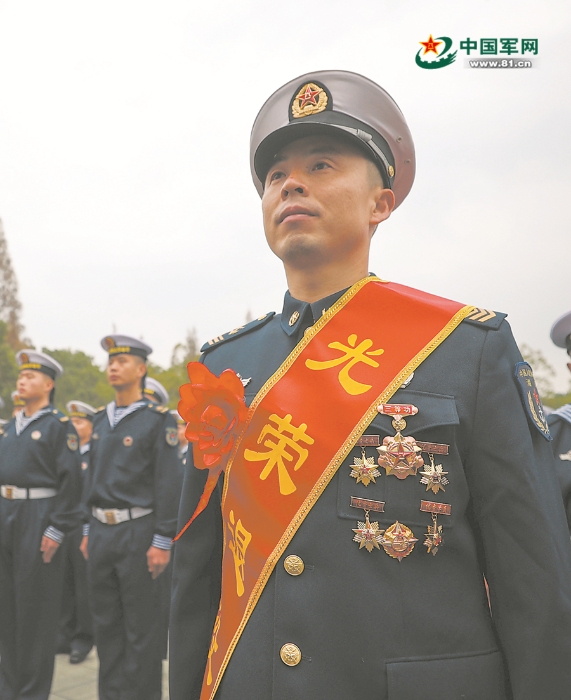 夢與戰鷹一起飛——走近海軍航空兵某場站退役老兵魏明春