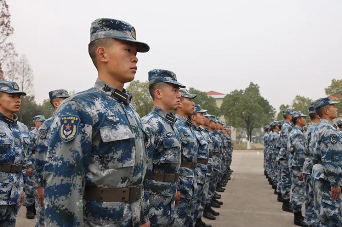 班長重溫軍人誓詞銘記入伍初心這次班排長集訓隊以提高