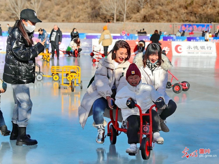 乐享冰雪 喜迎冬奥