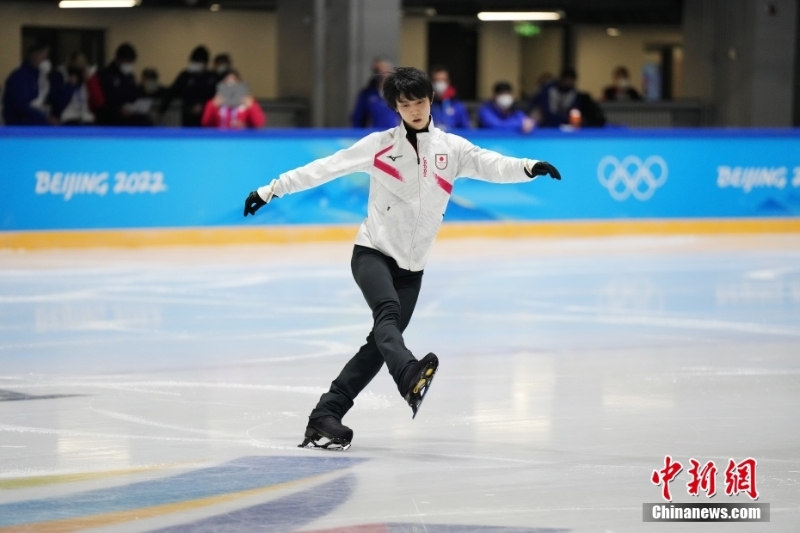 日本花滑名将羽生结弦亮相首都体育馆