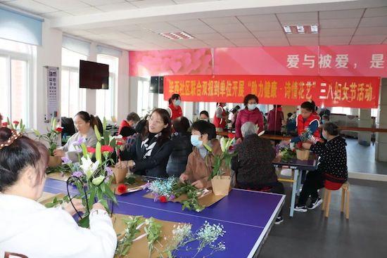 “女神节”来临，济南旅游学校以礼仪和美学课程服务驻地街道