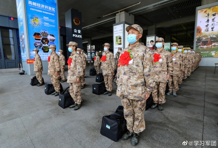 身着21式作训服第71集团军攻坚劲旅春季首批新兵来了