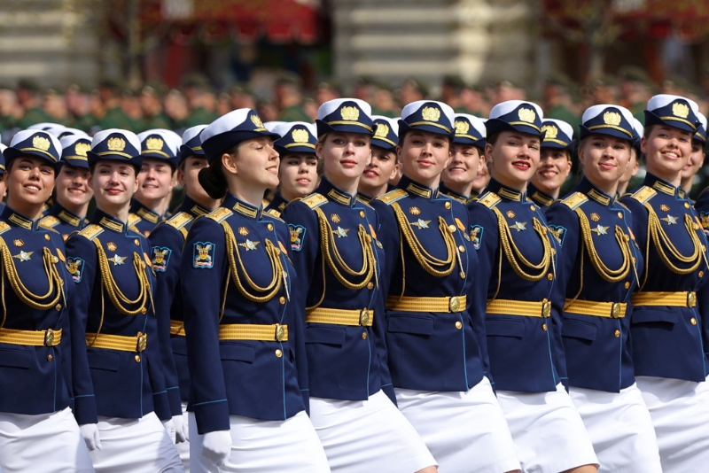 俄罗斯女兵阅兵合集图片