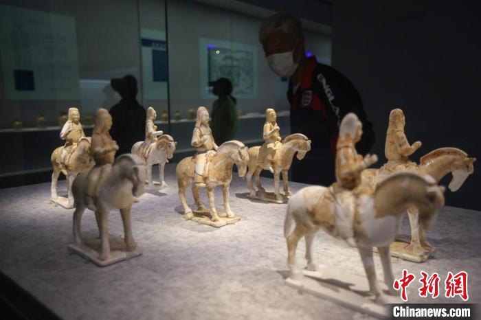 南京市博物馆：从秦淮河到扬子江——古代南京段长江文物特展”