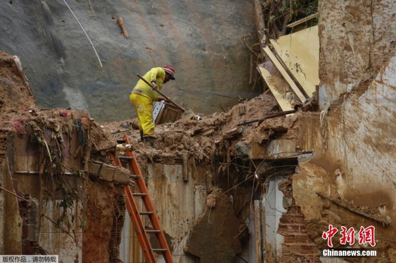 巴西东北部暴雨引发多地山体滑坡 死亡人数升至56人