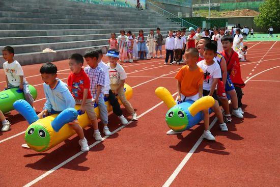 青岛市城阳区夏庄街道夏庄小学开展童心沐党恩系列庆祝活动