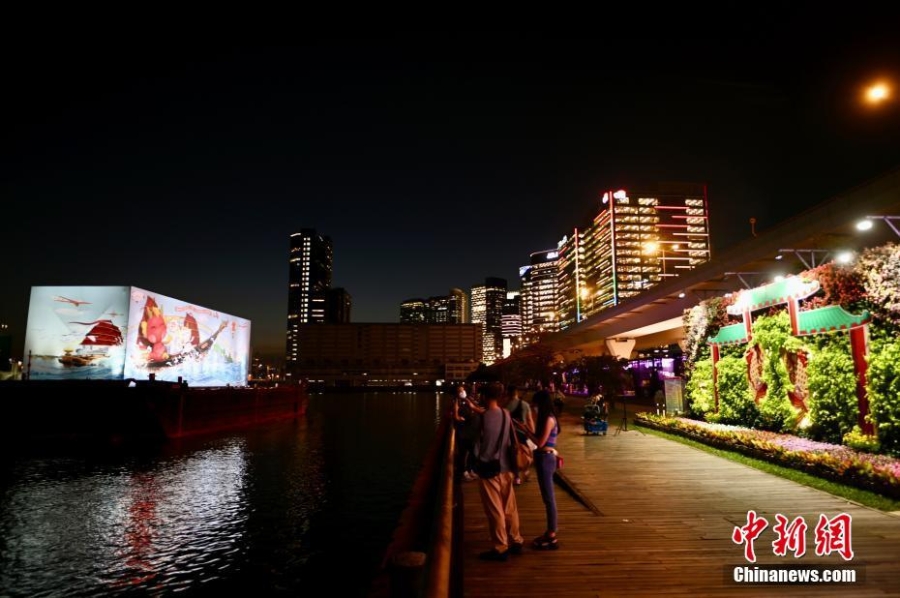 香港观塘巨型立体艺术画亮灯庆回归