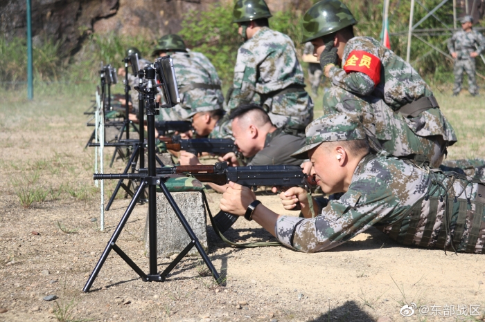 严密组织专武干部和民兵开展实弹射击训练,提升基干民兵队伍备战打仗