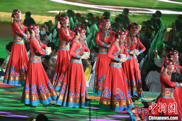 图为第十九届中国·内蒙古草原文化节开幕式现场。　刘文华 摄