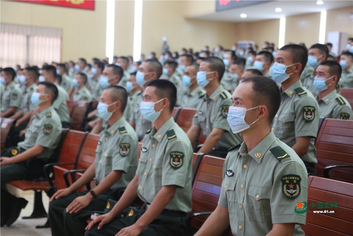 南部战区陆军掀起向八一勋章获得者杜富国同志学习热潮