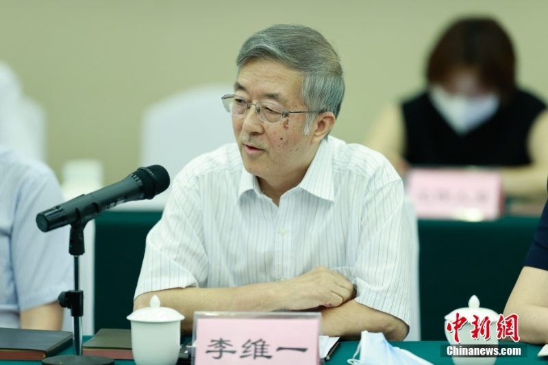 图为北京联合大学台湾研究院院长李维一出席论坛.