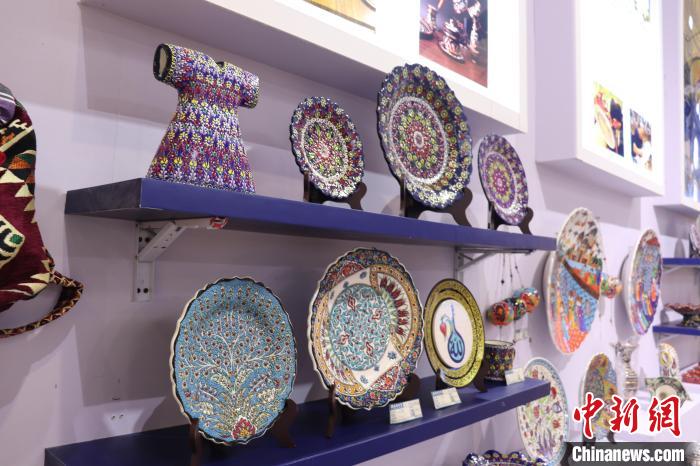 土耳其陶瓷展于国际手造展区。　李明芮 摄