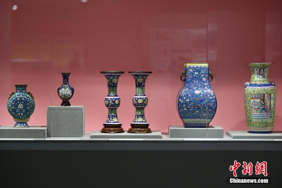 香港中大文物馆展出170多套清代广珐琅等作品