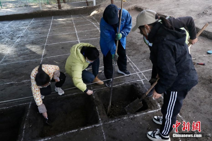 圆明园考古发掘揭露出“田字房”和皇家稻田遗址