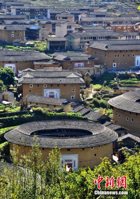 （新春走基层）探访福建永定初溪土楼古村落