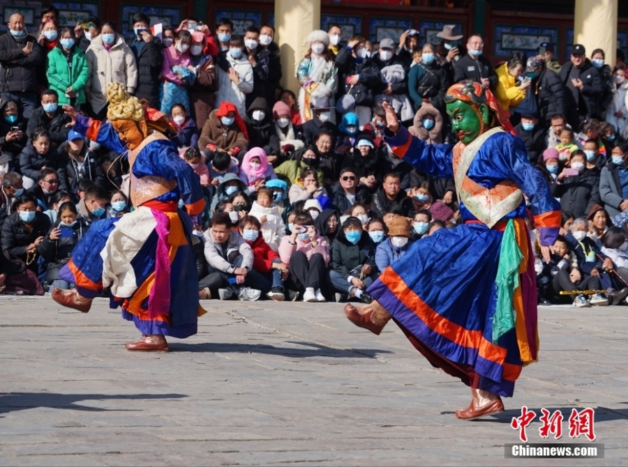 （新春见闻）青海塔尔寺举行“跳欠”仪式