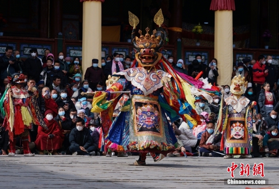 （新春见闻）青海塔尔寺举行“跳欠”仪式