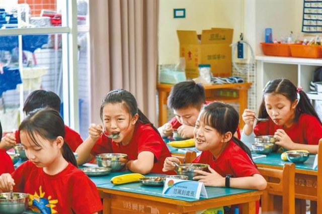 受到蛋价调涨影响，台湾学生营养午餐的蛋料理除了减少出餐次数，也会调整为散蛋料理，而非全蛋。（图源：台湾“中时新闻网”）