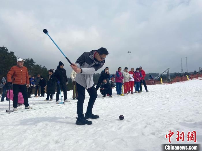 台湾父子接力木球运动：打开两岸民间交流的一扇窗