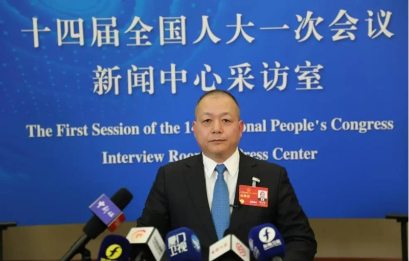 第十四届全国人民代表大会台湾省代表蔡培辉接受中国台湾网等媒体视频连线访问。（中国台湾网 发）