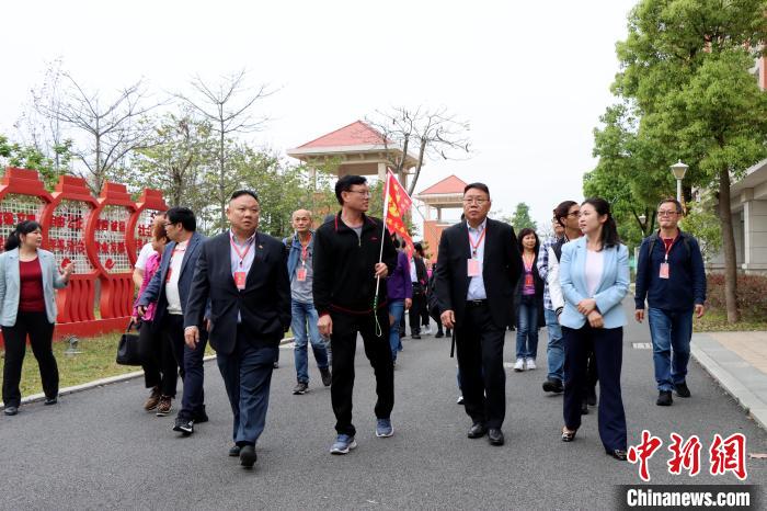 活动期间，港澳乡亲参观长泰区文体中心、城市展览馆、长泰文庙、枋洋水利枢纽工程等地。　长泰区融媒体中心供图