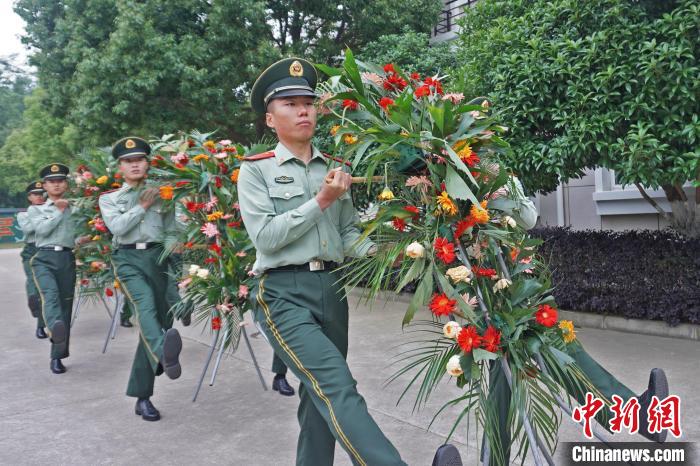 追记勇救落水群众牺牲的“00后”战士李林雨