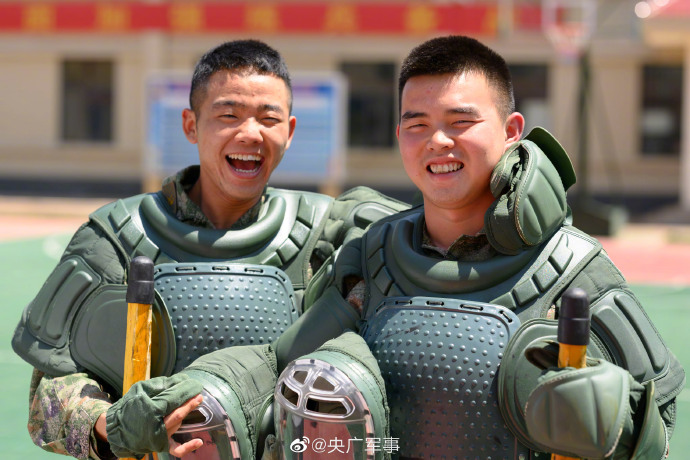 你被中国军人的微笑感染到了吗