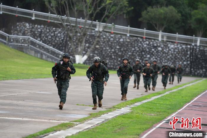 直擊武警柳州支隊特戰隊員實彈射擊訓練