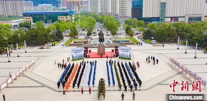 山西左权县纪念左权将军殉国81周年