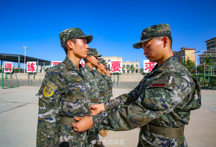 新疆吐鲁番部队新兵图片