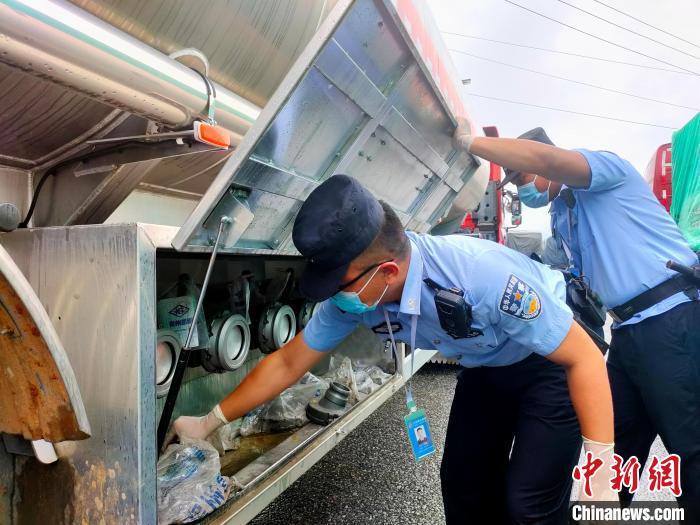 中缅边境芒满通道1至5月进出口货运量超126万吨