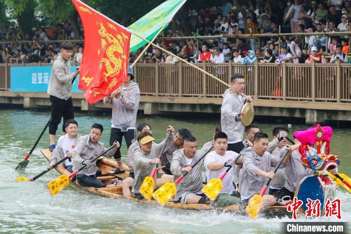 五常龙舟胜会现场。　五常街道供图