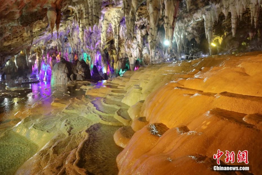 广西德保吉星岩：场景梦幻似地心漫游