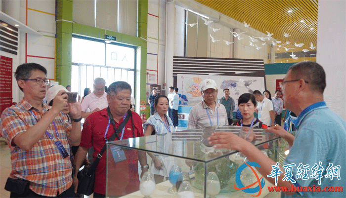一玻璃一世界 两岸媒体人走访祁县红海玻璃文化艺术园