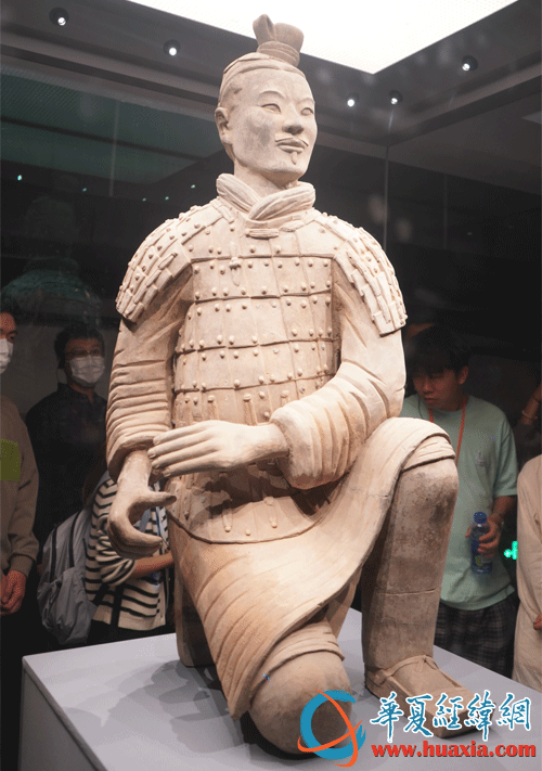 两岸媒体人探访秦始皇兵马俑博物馆 近赏千古壮丽的兵马奇观