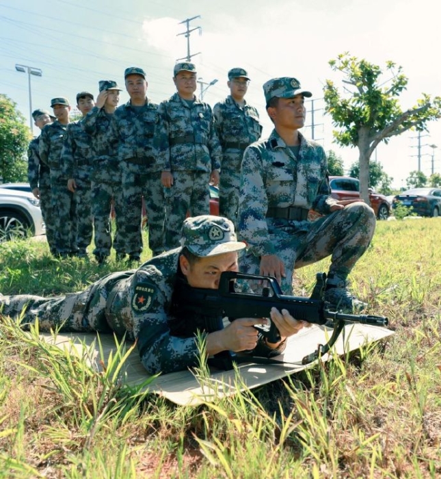 民兵着装图片图片