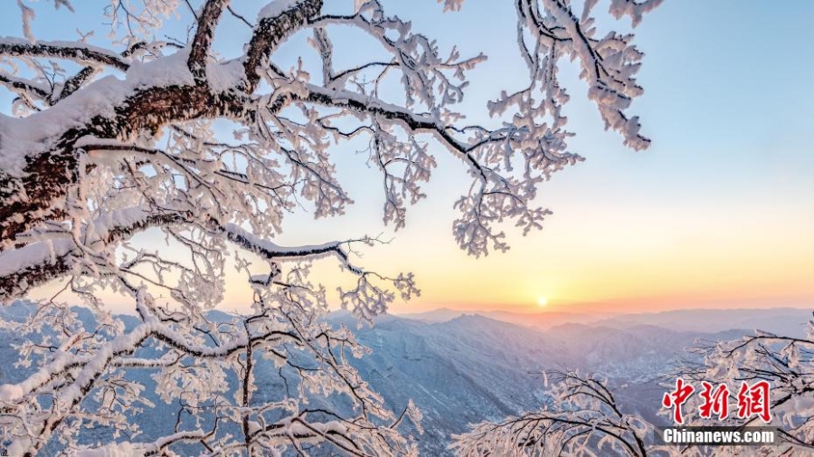 陕西汉中：龙头山冬日雪景宛若童话