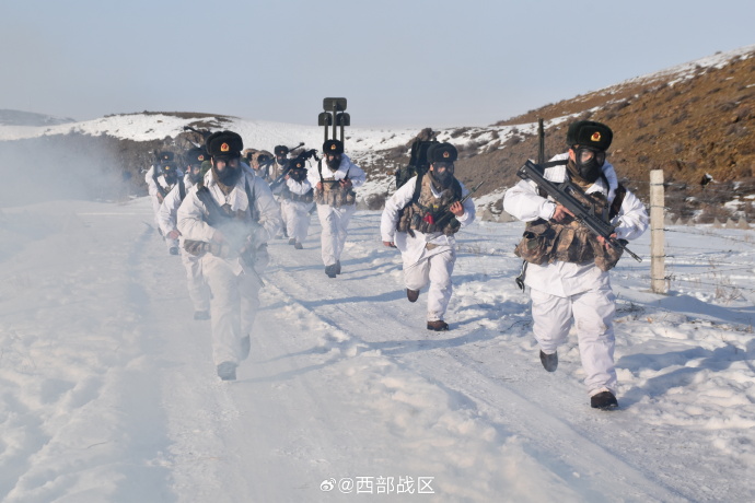 華夏經緯網>軍事>大陸軍事>2024-01-04145203> 近日,新疆軍區某邊防團