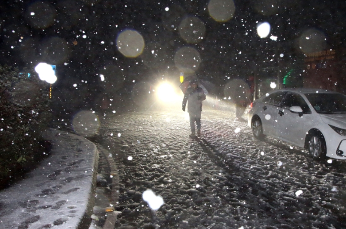 台湾阳明山下雪