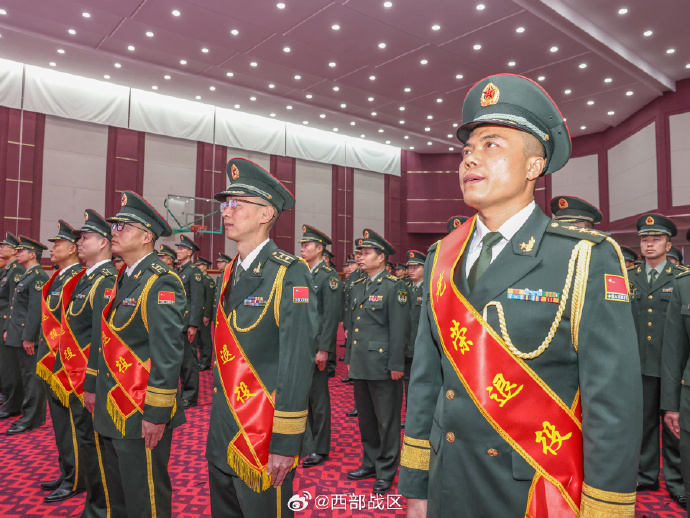 武警礼宾服装图片图片