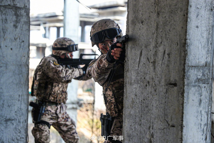 武警特战帅气图片