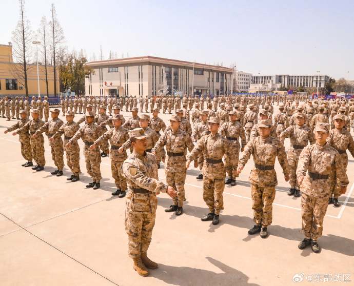 东部战区海军春季入伍新兵开训