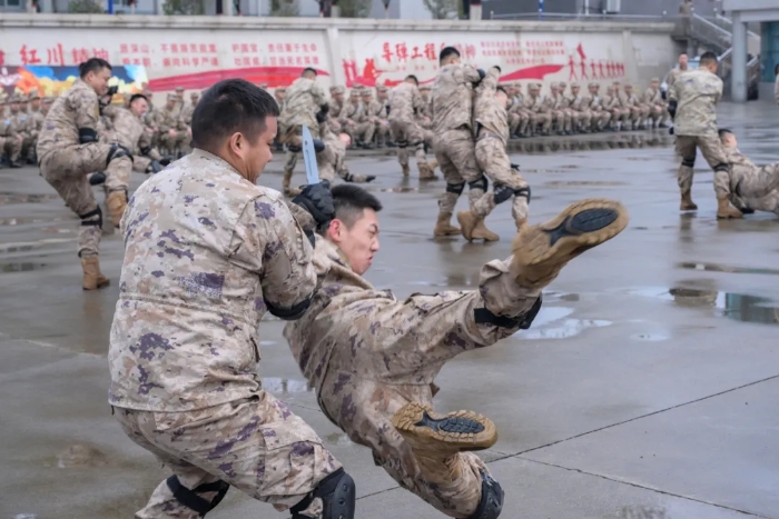 火热开训 新兵参加属于他们的开学典礼