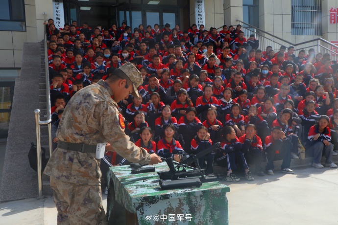 军人曹虎牺牲图片