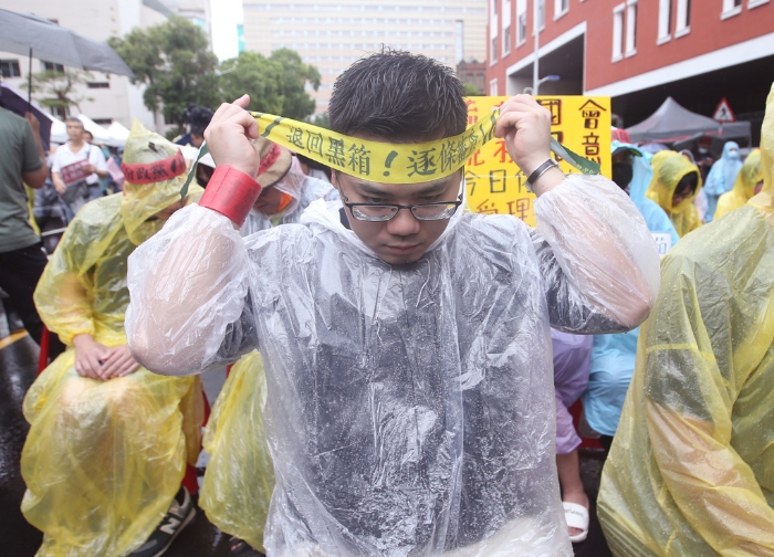 青鳥行動號召綠營死忠支持者包圍立院，但政治傾向不強的大學生似未熱烈認同該活動訴求。（示意圖／資料照／范揚光攝）