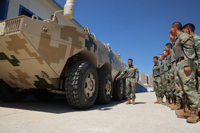 西部战区陆军某综合训练基地展开2024年首批专业新兵集训