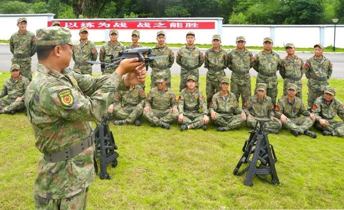 图为组织民兵应急分队无人