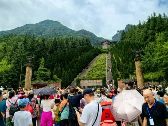 有朋自台湾来 不亦乐乎  两岸同胞共赴神农架探寻文化与自然之美33