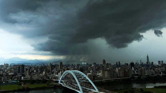 台北天气台湾天气气象乌云雷雨下雨